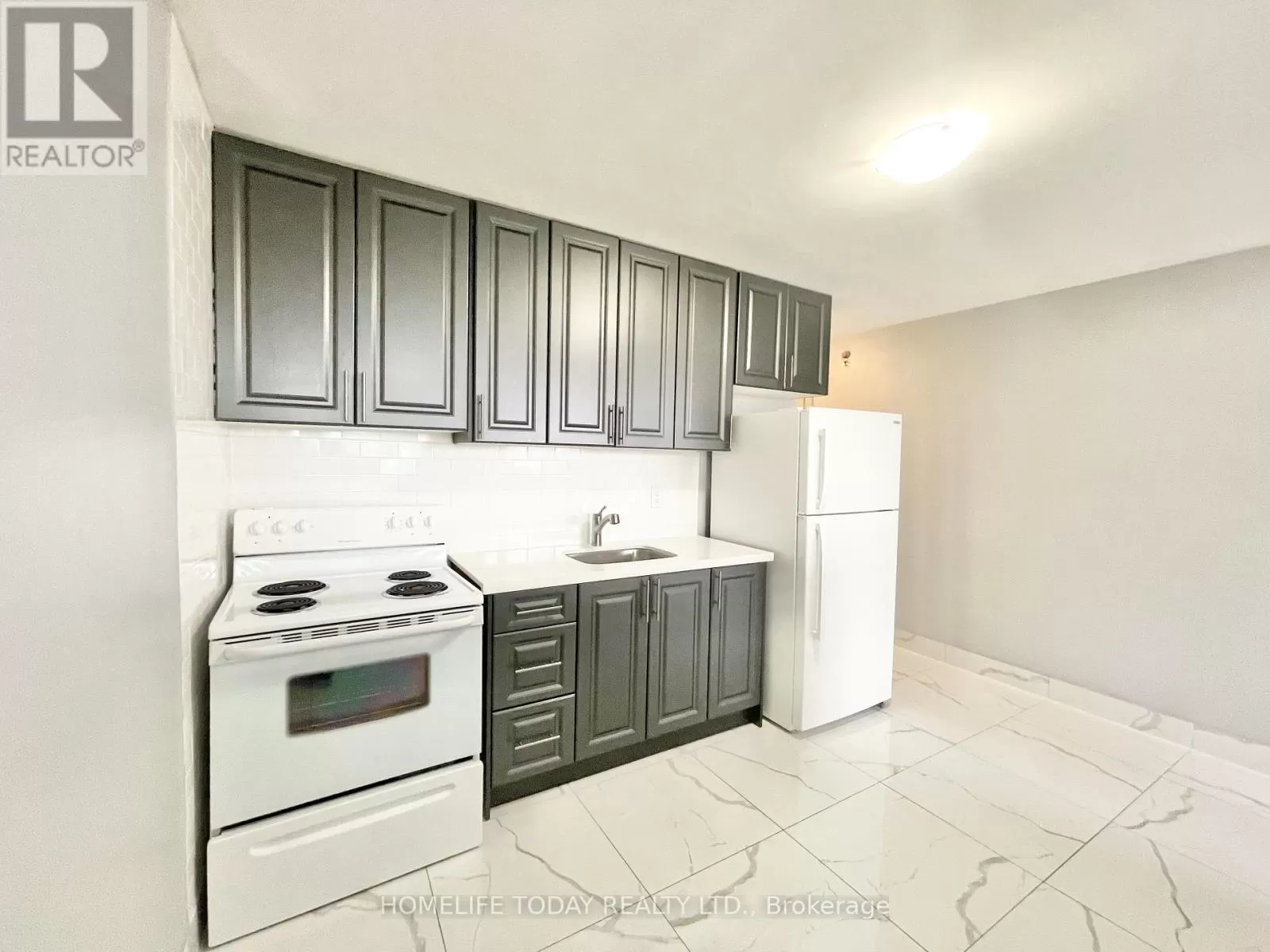 Other for rent: 1 - 2624 Eglinton Avenue E, Toronto, Ontario M1K 2S3