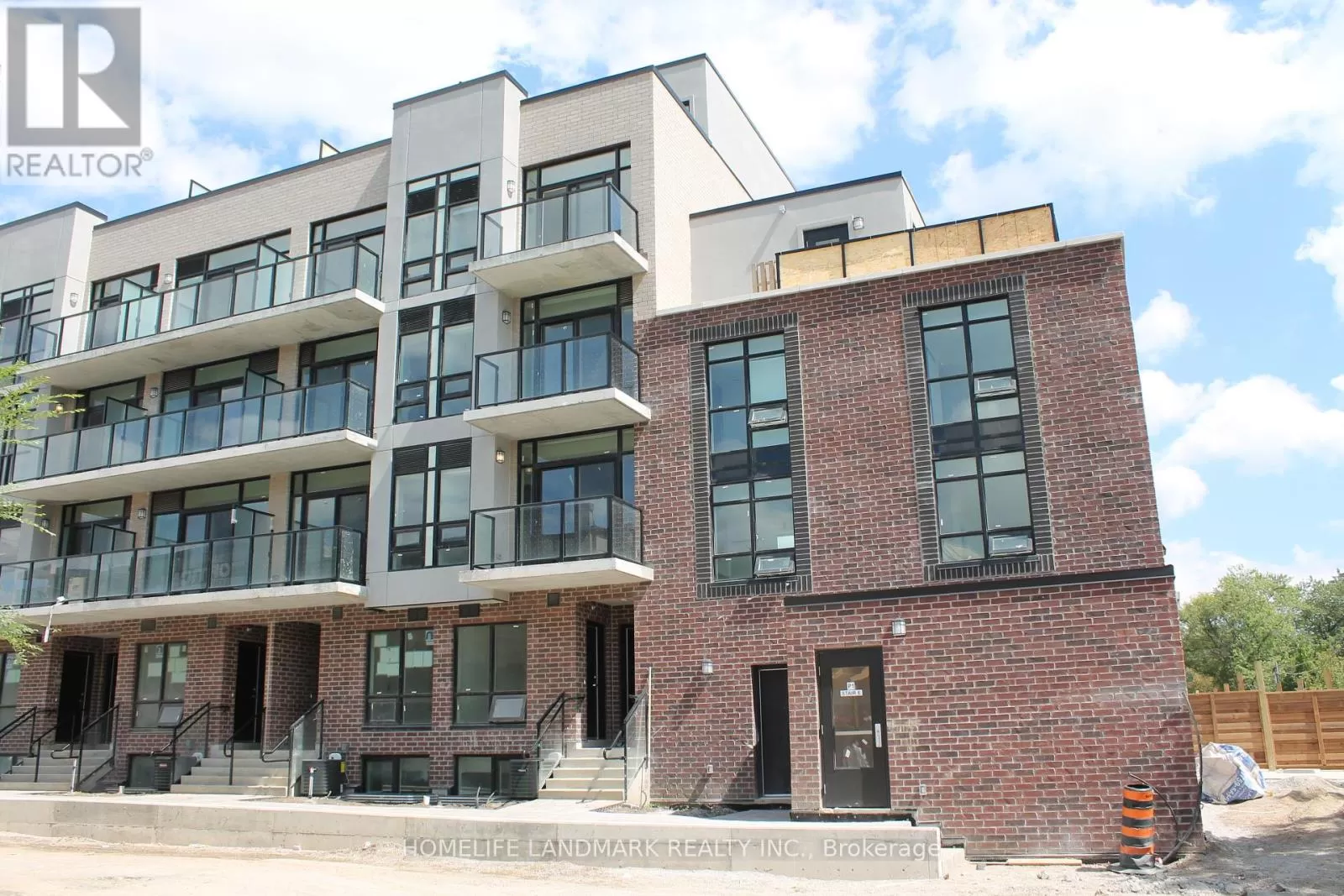 Row / Townhouse for rent: 1 - 871 Sheppard Avenue, Toronto, Ontario M3H 2S9