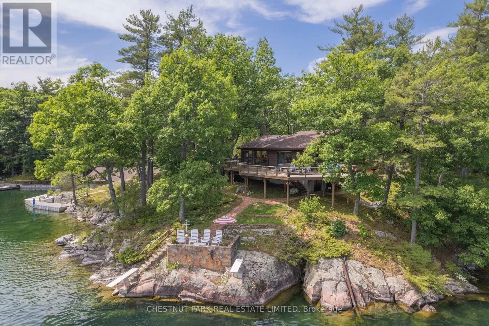 House for rent: 1 Hickey Island, Leeds and the Thousand Islands, Ontario K0E 1L0