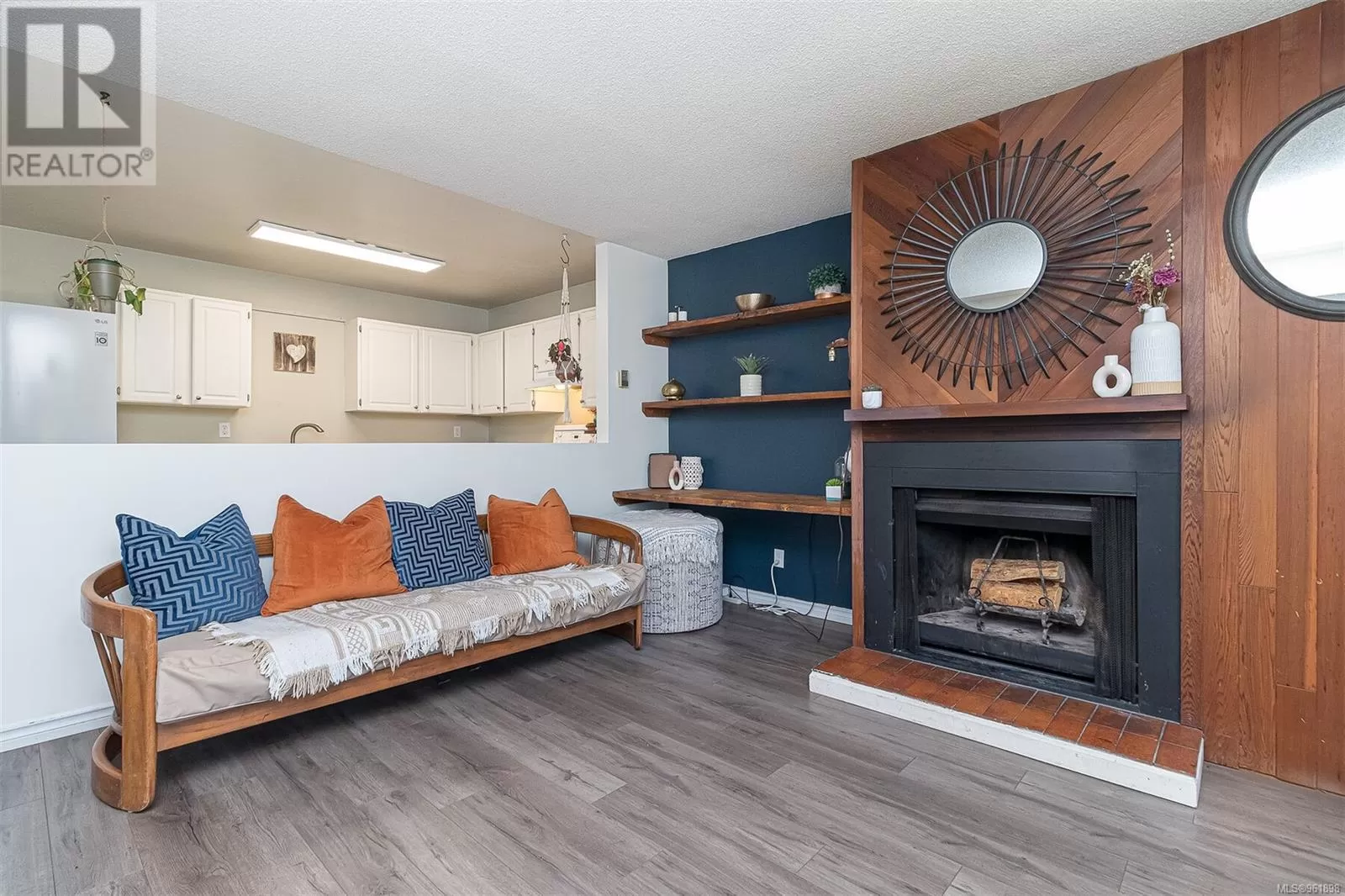 Apartment for rent: 10 1956 Glenidle Rd, Sooke, British Columbia V9Z 0B2
