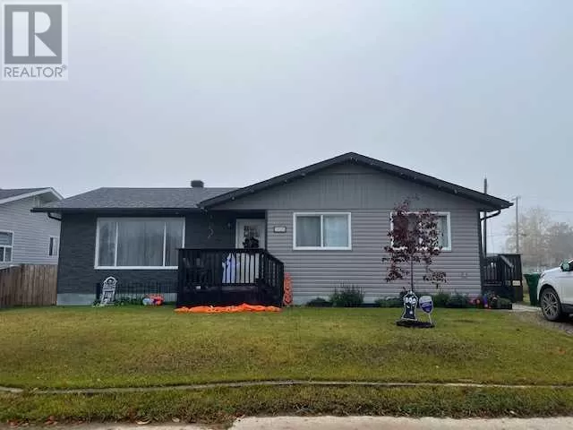 House for rent: 10015 100 Street, High Level, Alberta T0H 1Z0