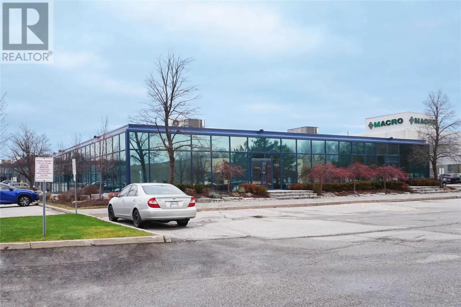 Offices for rent: 100-200 - 175 Traders Boulevard, Mississauga, Ontario L4Z 3S8