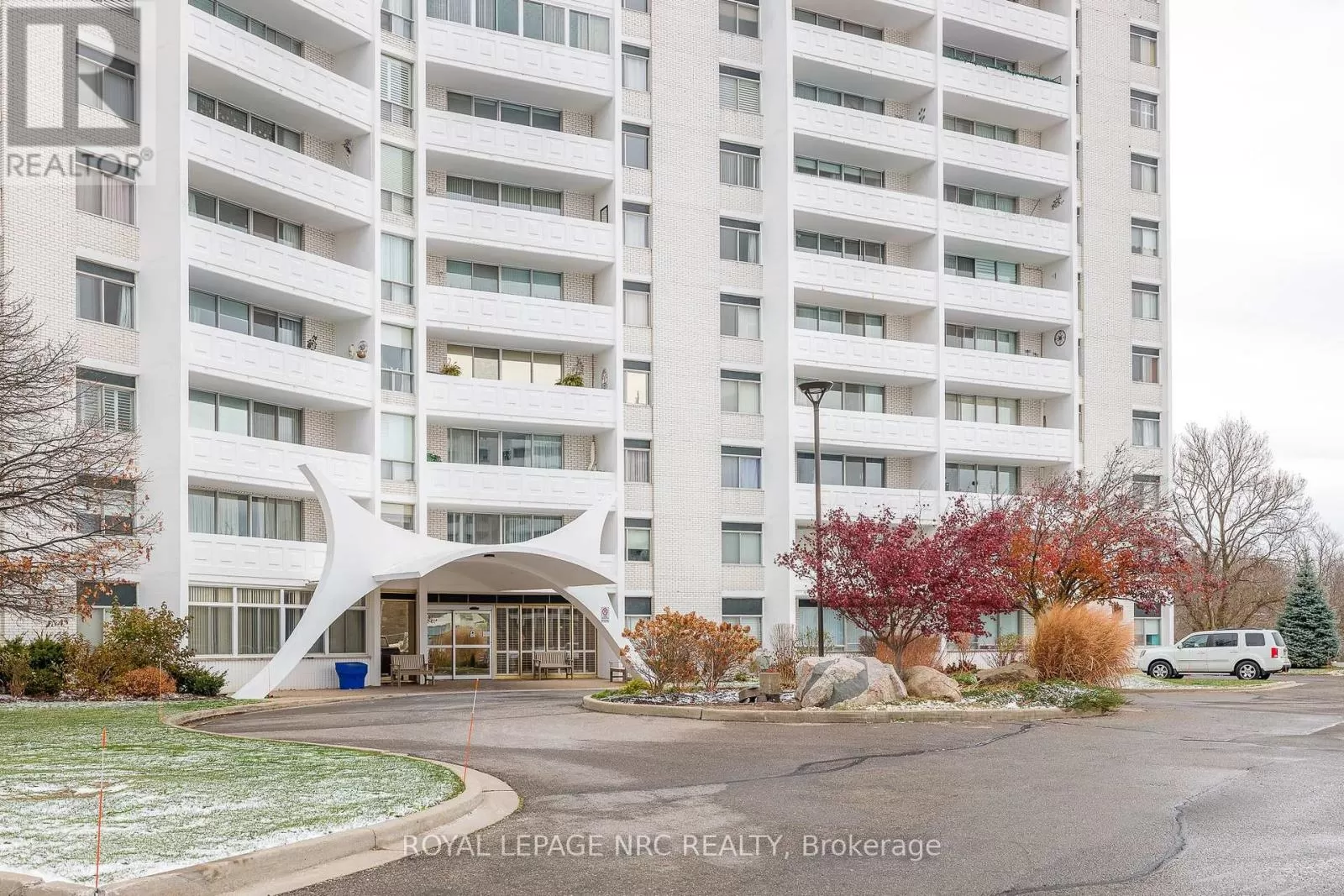 Apartment for rent: 1006 - 15 Towering Heights Boulevard, St. Catharines, Ontario L2T 3G7