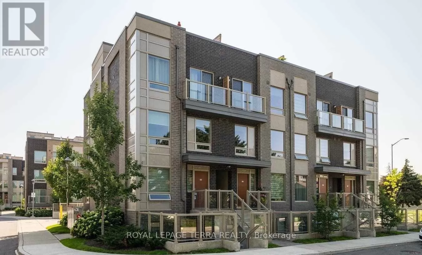 Row / Townhouse for rent: 101 - 3 Applewood Lane, Toronto, Ontario M9C 0C1