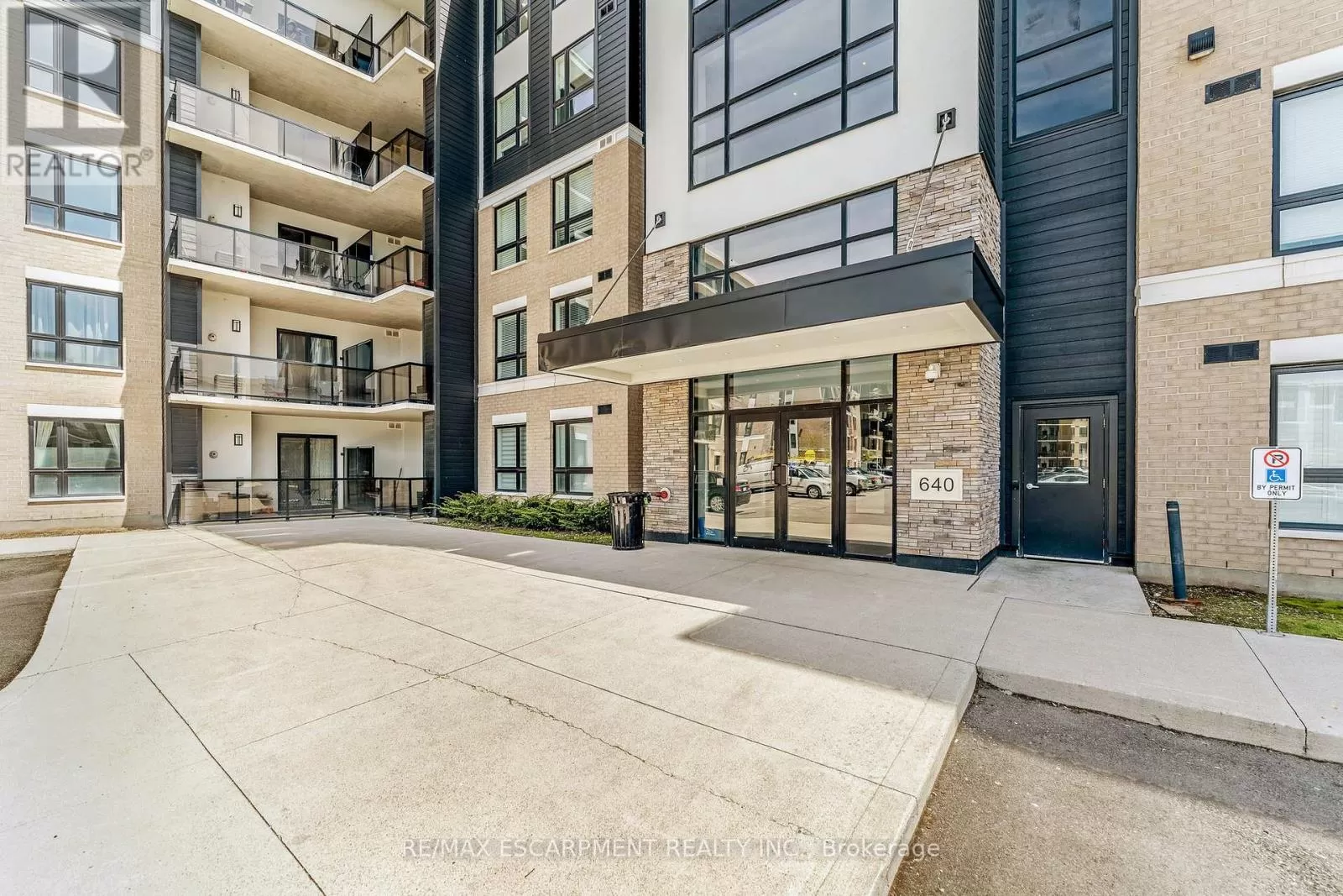 Apartment for rent: 101 - 640 Sauve Street, Milton, Ontario L9T 9A7
