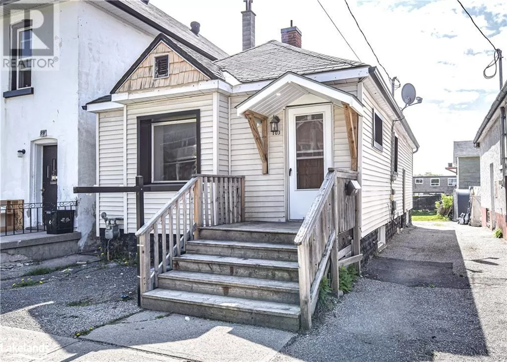 House for rent: 103 Mississaga Street W, Orillia, Ontario L3V 3A9