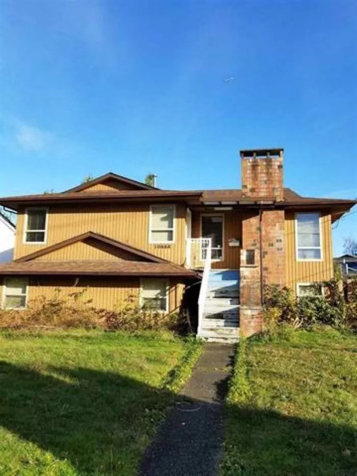 House for rent: 10444 128 Street, Surrey, British Columbia V3T 5J1