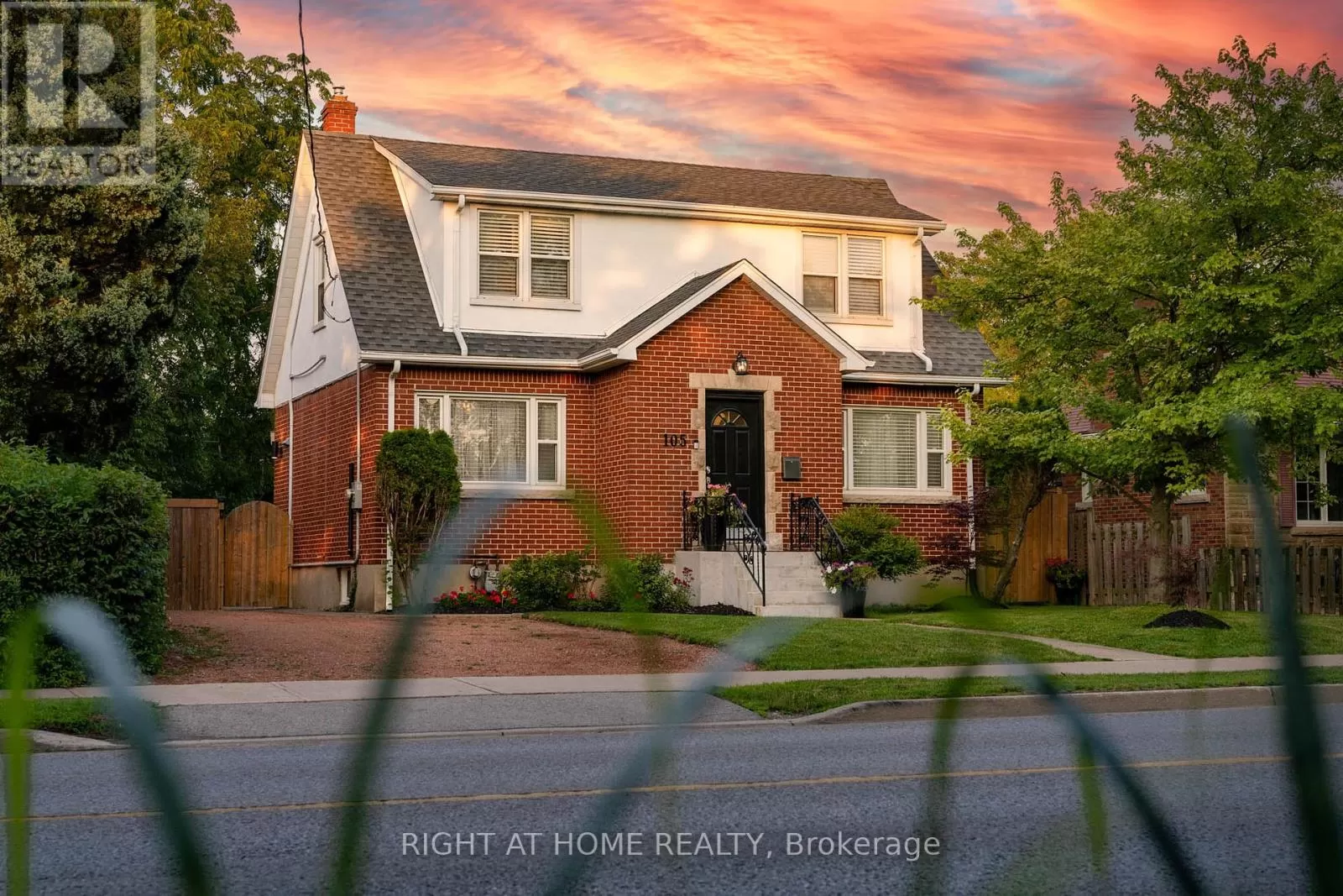 House for rent: 105 Glenridge Avenue, St. Catharines, Ontario L2R 4X5