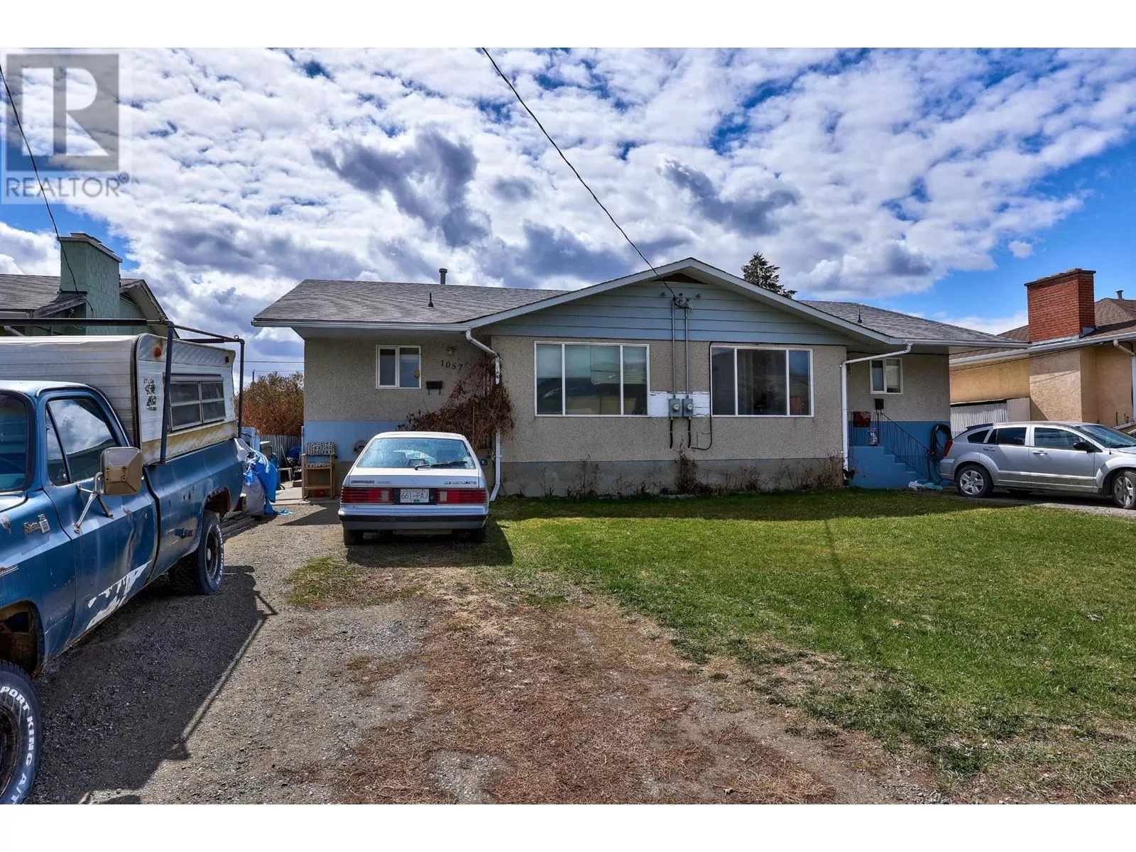 Duplex for rent: 1057/1059 Lethbridge Ave, Kamloops, British Columbia V2B 1Y1