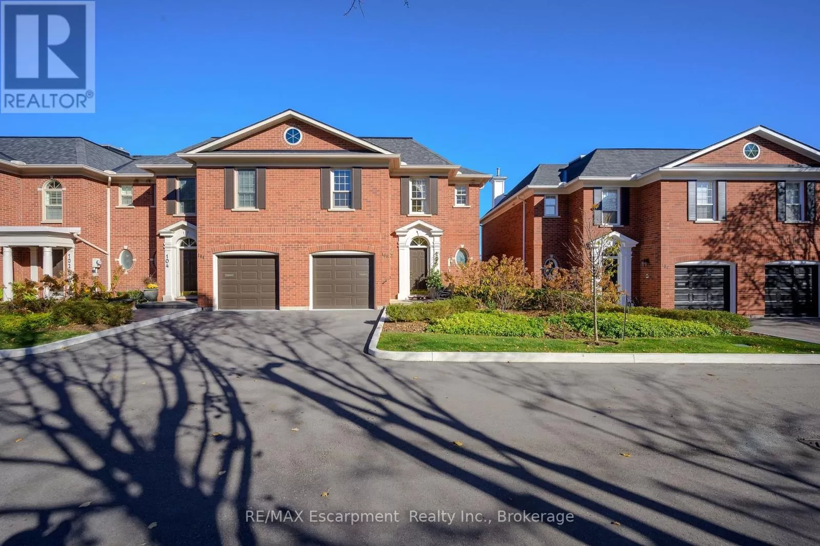 Row / Townhouse for rent: 106 Fairwood Place W, Burlington, Ontario L7T 4B6