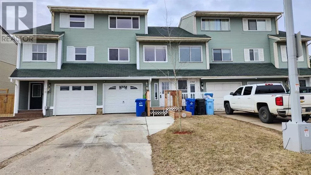 Row / Townhouse for rent: 106 Wylie Place, Fort McMurray, Alberta T9H 4R4