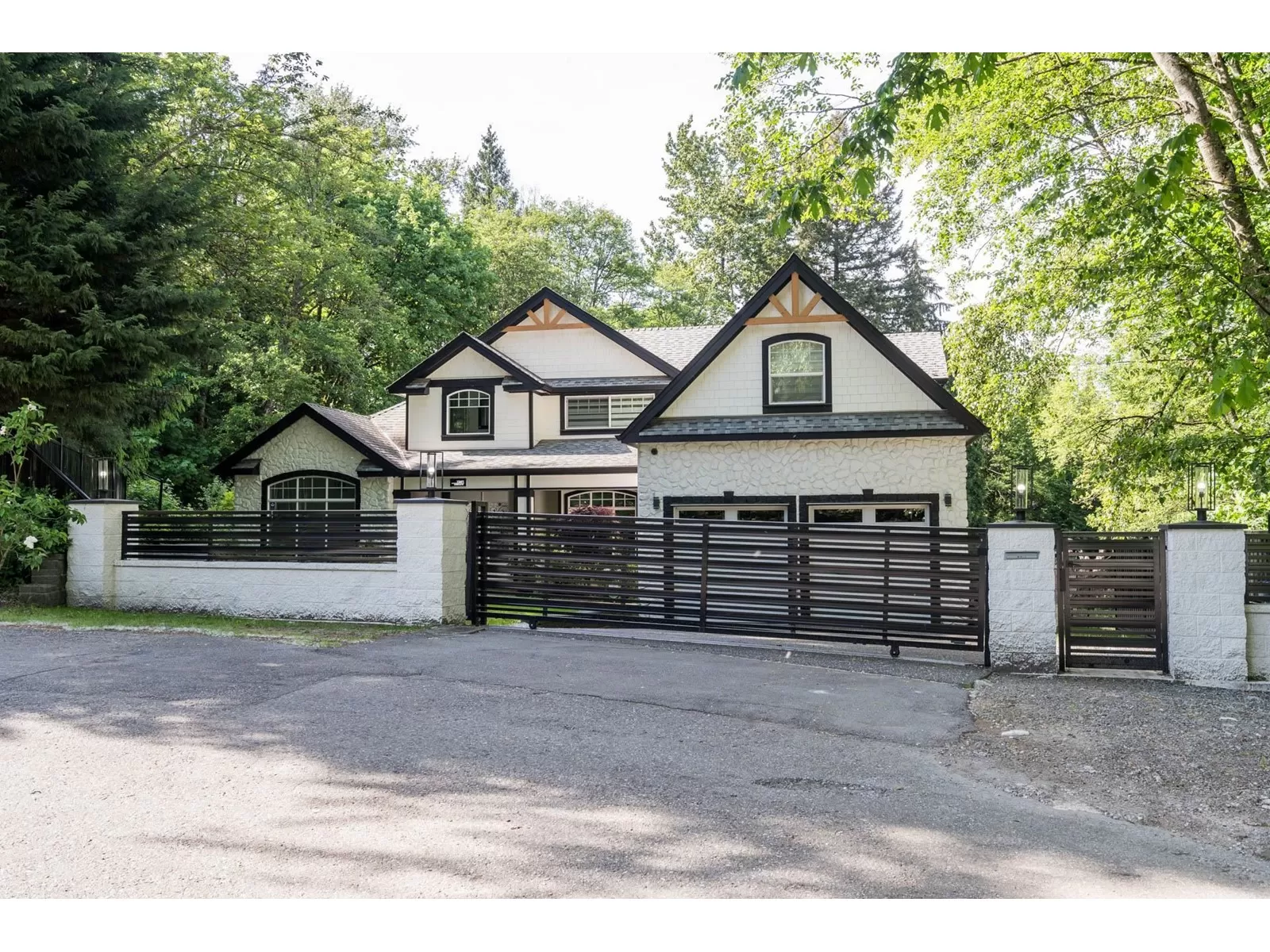 House for rent: 10691 Salisbury Drive, Surrey, British Columbia V4N 1N1