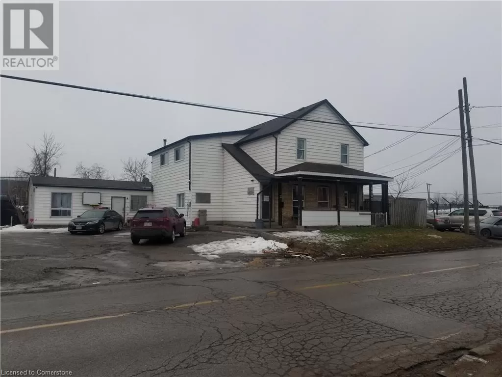 Triplex for rent: 1085 Brydges Street, London, Ontario N5W 2B5