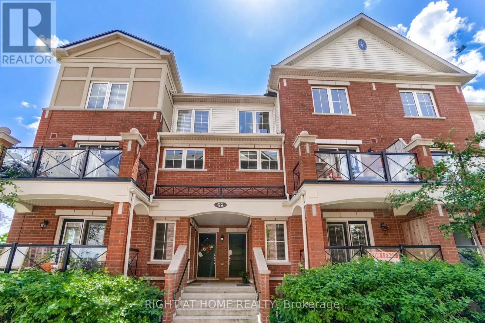 Row / Townhouse for rent: 11 - 2472 Post Road, Oakville, Ontario L6H 0K1