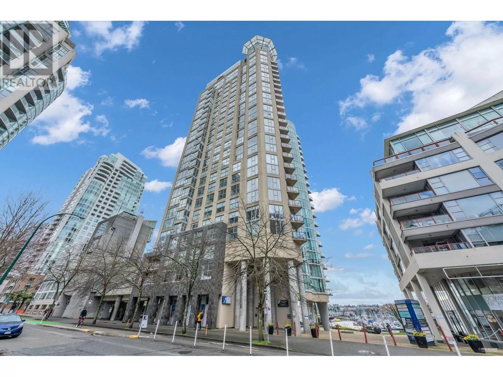 Apartment for rent: 1105 1000 Beach Avenue, Vancouver, British Columbia V6E 4M2