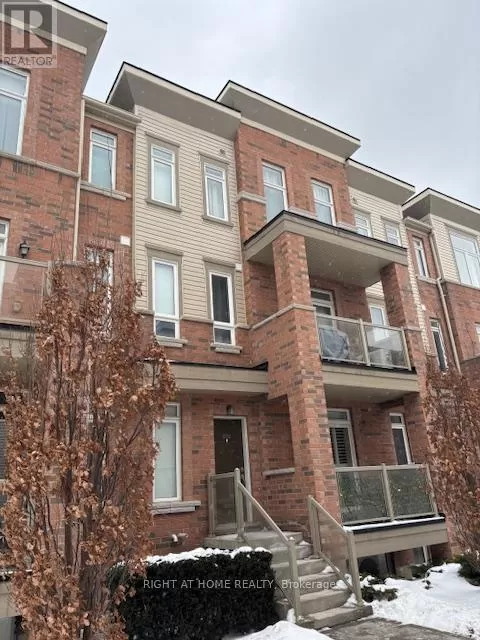 Row / Townhouse for rent: 111 - 1715 Adirondack Chase, Pickering, Ontario L1X 0E5