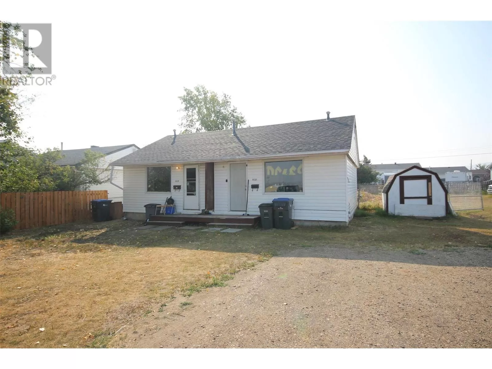 Duplex for rent: 1121 116 Avenue, Dawson Creek, British Columbia V1G 3E5