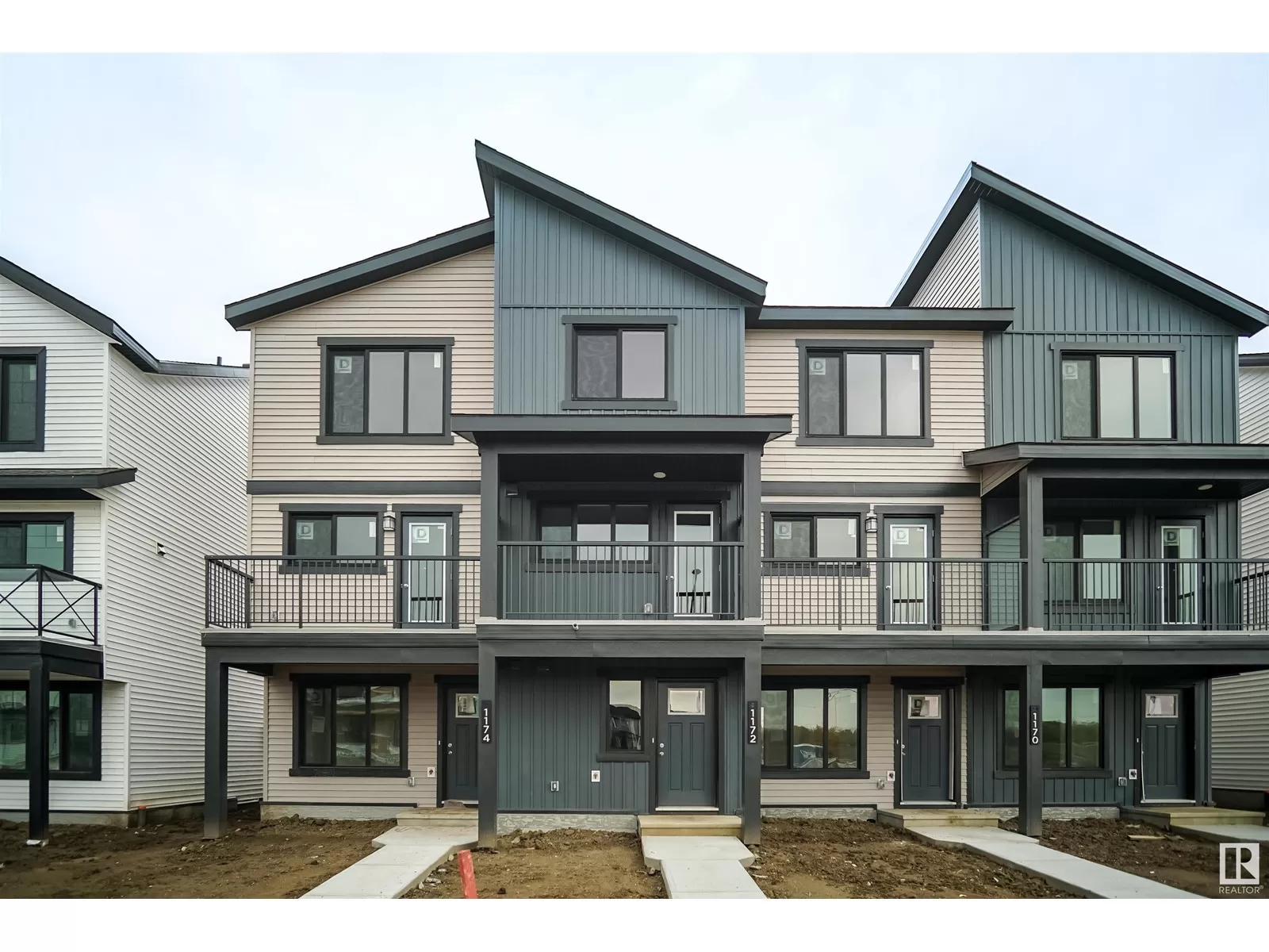 Row / Townhouse for rent: 1124 Aster Bv Nw, Edmonton, Alberta T6T 2N8