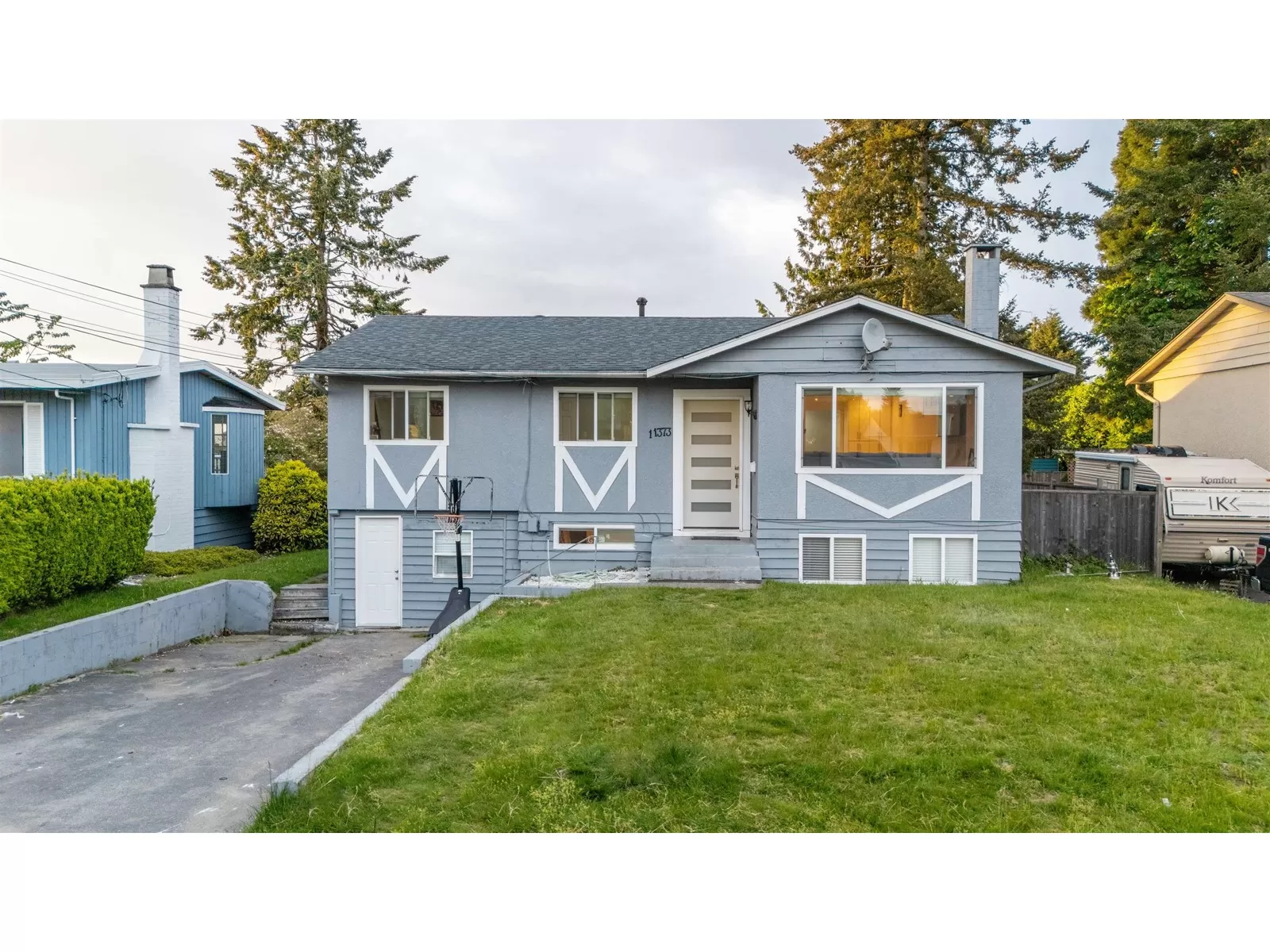 House for rent: 11373 88a Avenue, Delta, British Columbia V4C 3E3