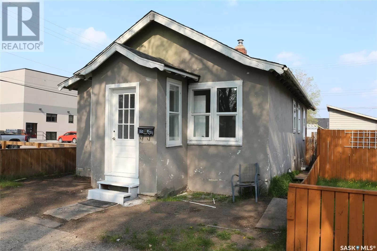 House for rent: 116 J Avenue S, Saskatoon, Saskatchewan S7M 2A1