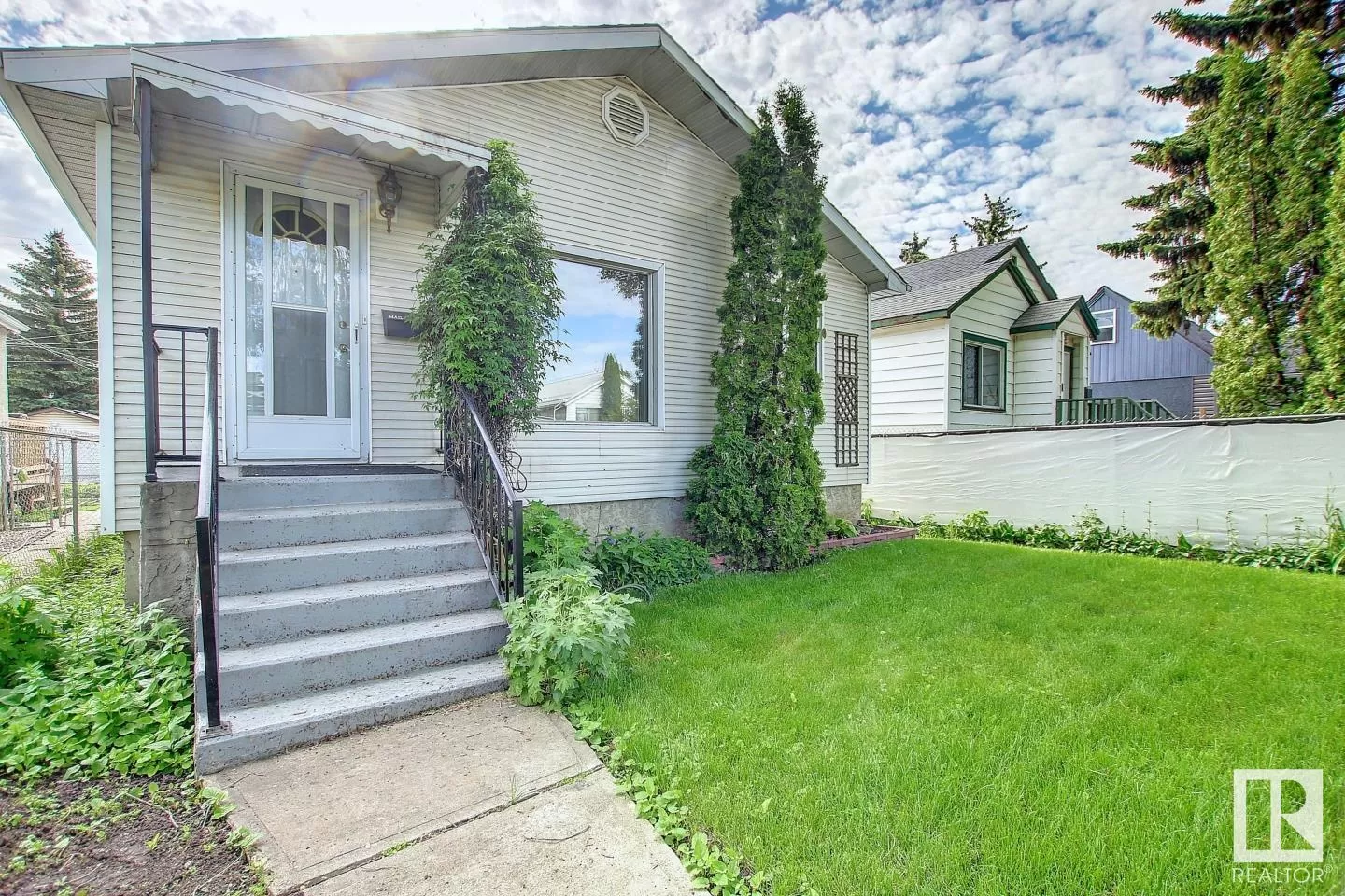 House for rent: 12011 77 St Nw, Edmonton, Alberta T5B 2G6
