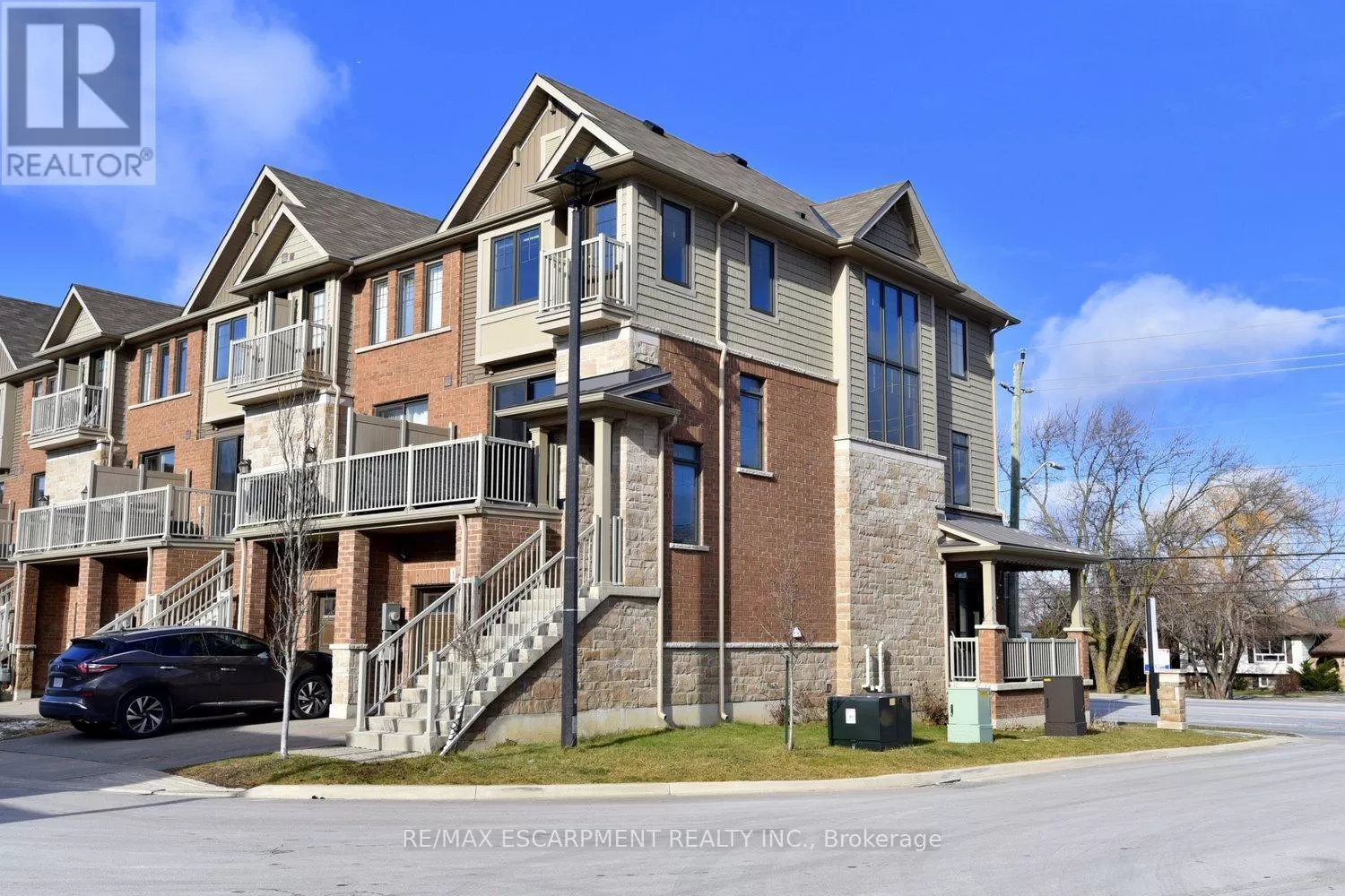 Row / Townhouse for rent: 123 - 1890 Rymal Road E, Hamilton, Ontario L0R 1P0