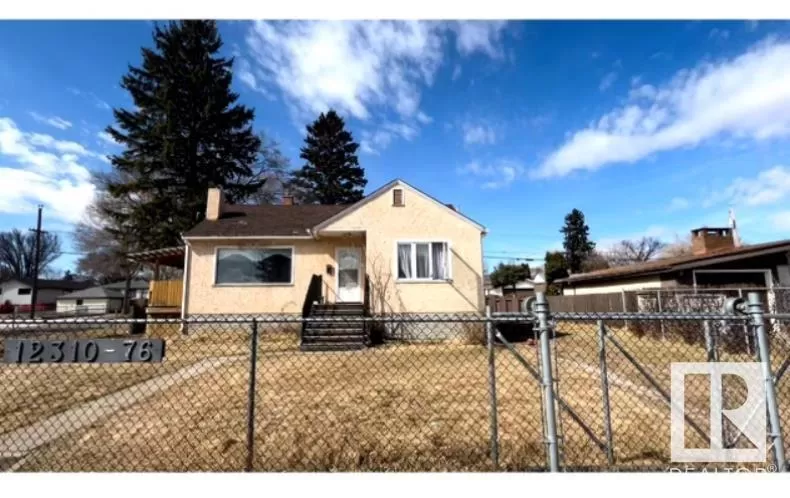 House for rent: 12310 76 St Nw, Edmonton, Alberta T5B 2E4