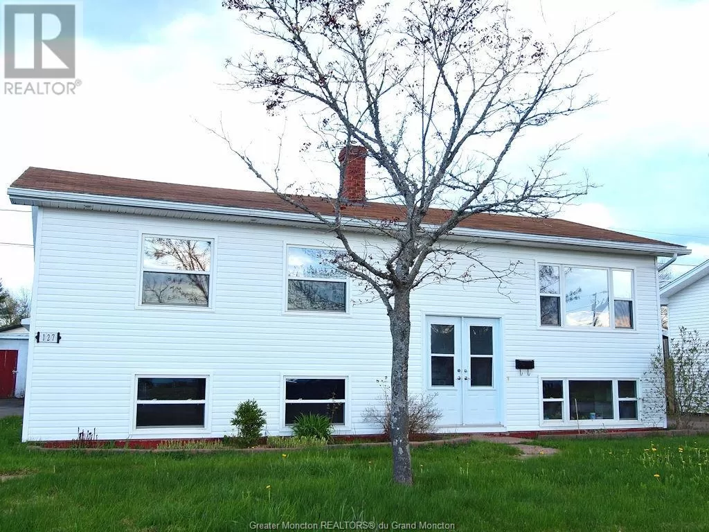 House for rent: 127 Satinwood Dr, Moncton, New Brunswick E1G 1C3