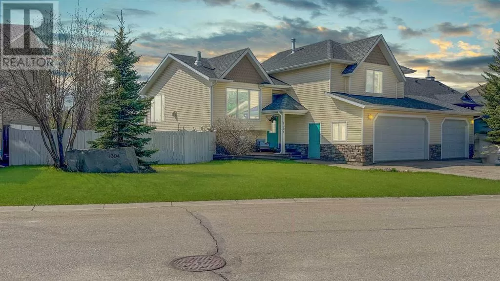 House for rent: 1304 2nd Street, Sundre, Alberta T0M 1X0