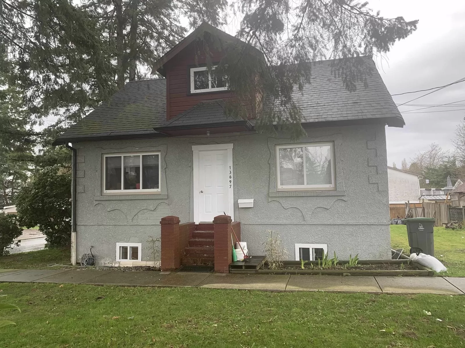 House for rent: 13697 Grosvenor Road, Surrey, British Columbia V3R 5E3