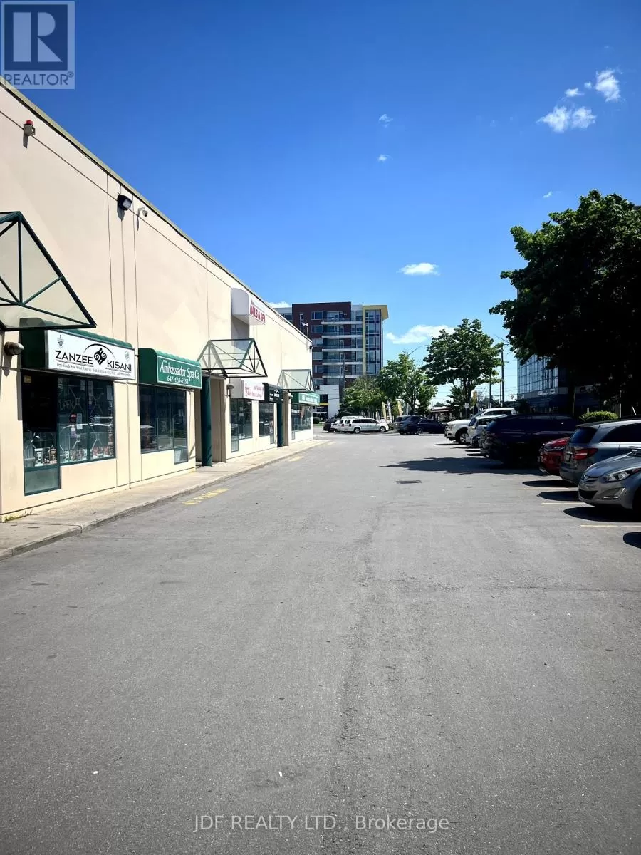 Retail for rent: 14 - 1270 Finch Avenue W, Toronto, Ontario M3J 3J7