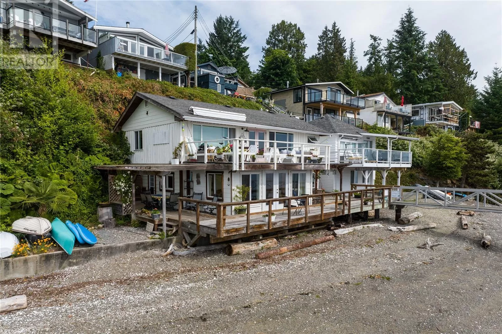 Duplex for rent: 14 1723 Sandy Beach Rd, Mill Bay, British Columbia V0R 2P4