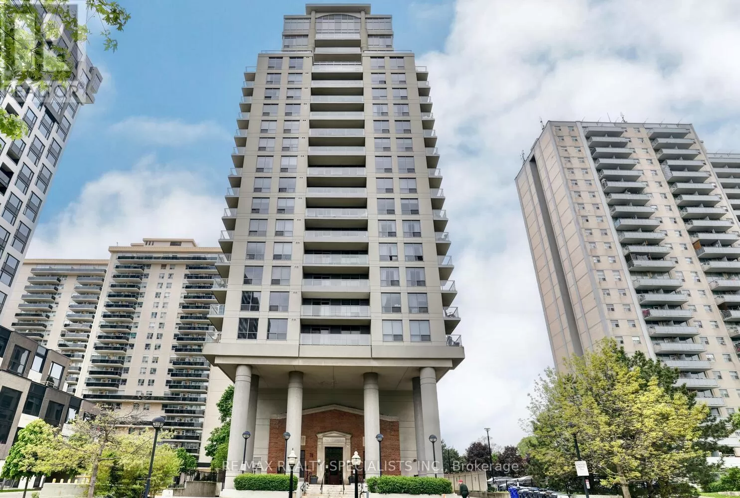 Apartment for rent: 1401 - 70 High Park Avenue, Toronto, Ontario M6P 1A1