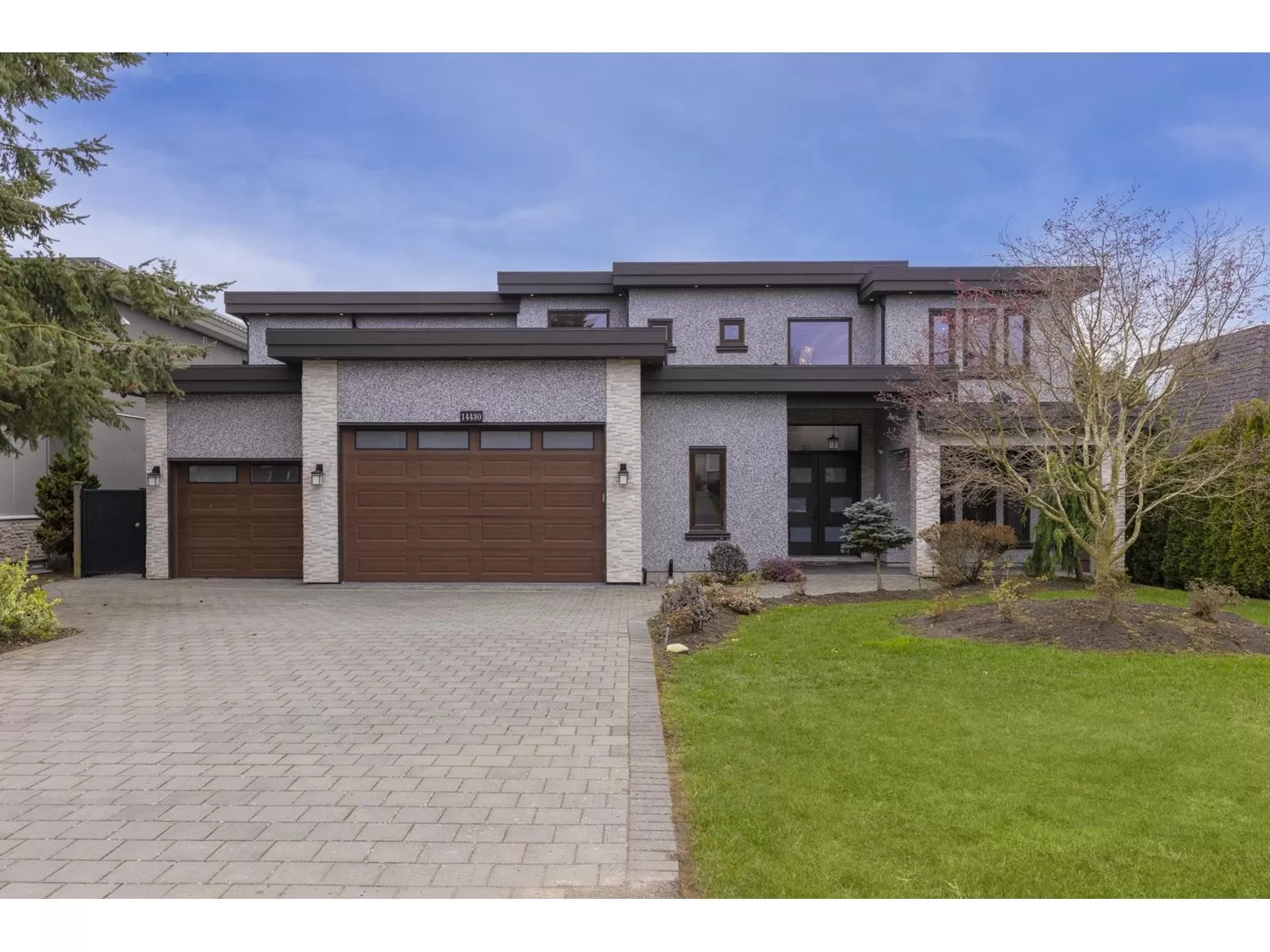 House for rent: 14430 Mann Park Crescent, White Rock, British Columbia V4B 3A8