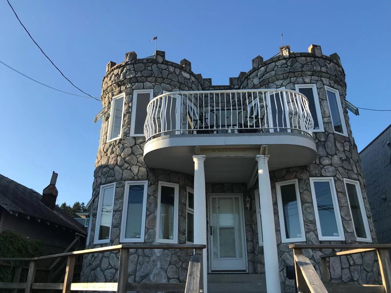 House for rent: 14741 Marine Drive, White Rock, British Columbia V4B 1B9