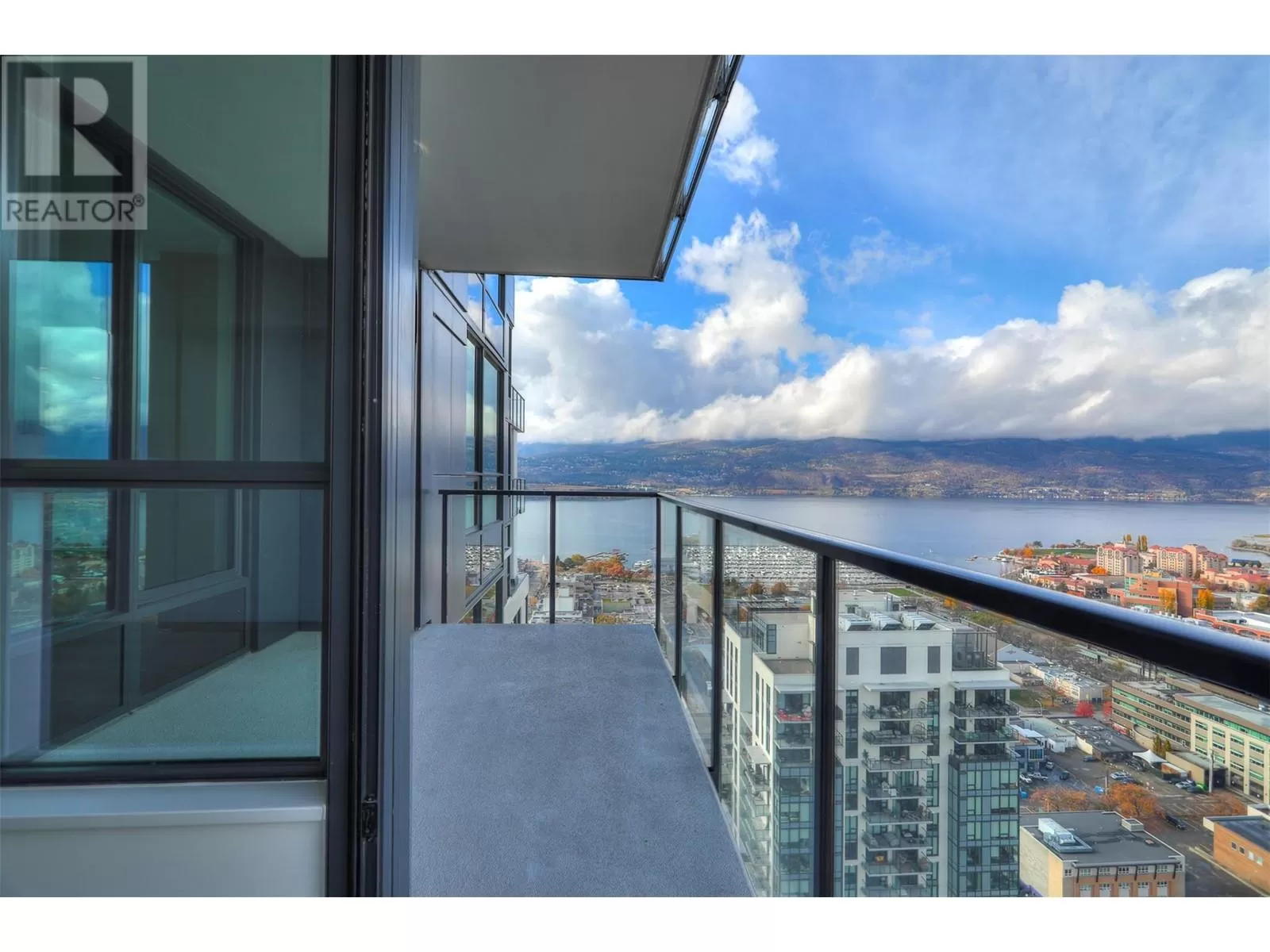 Apartment for rent: 1488 Bertram Street Unit# 3206 Lot# 250, Kelowna, British Columbia V1Y 0M6