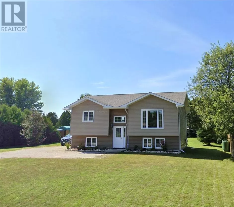 House for rent: 15 Bay Street, Mindemoya, Ontario P0P 1S0