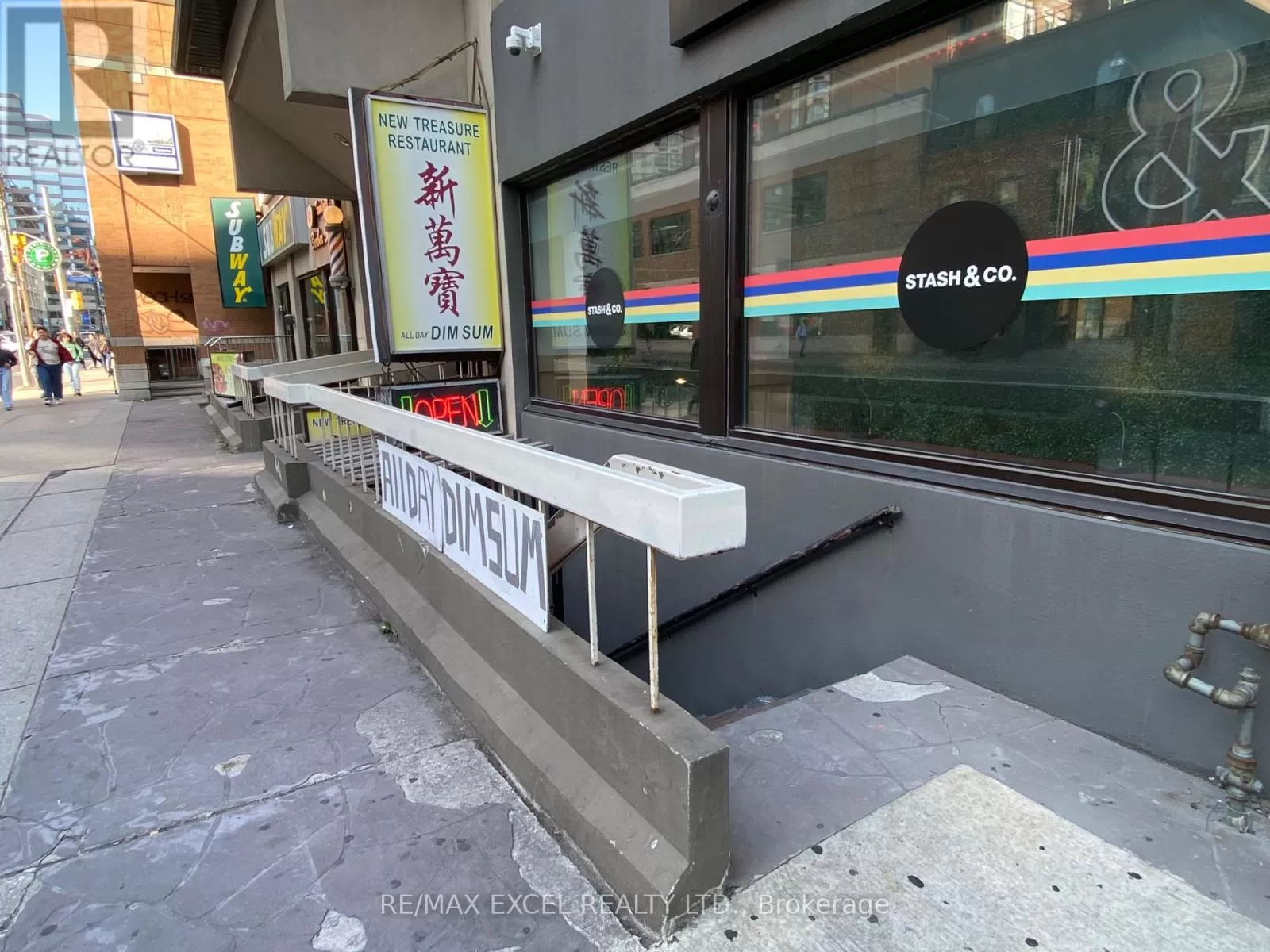 150 Dundas Street W, Toronto, Ontario M5G 1C6