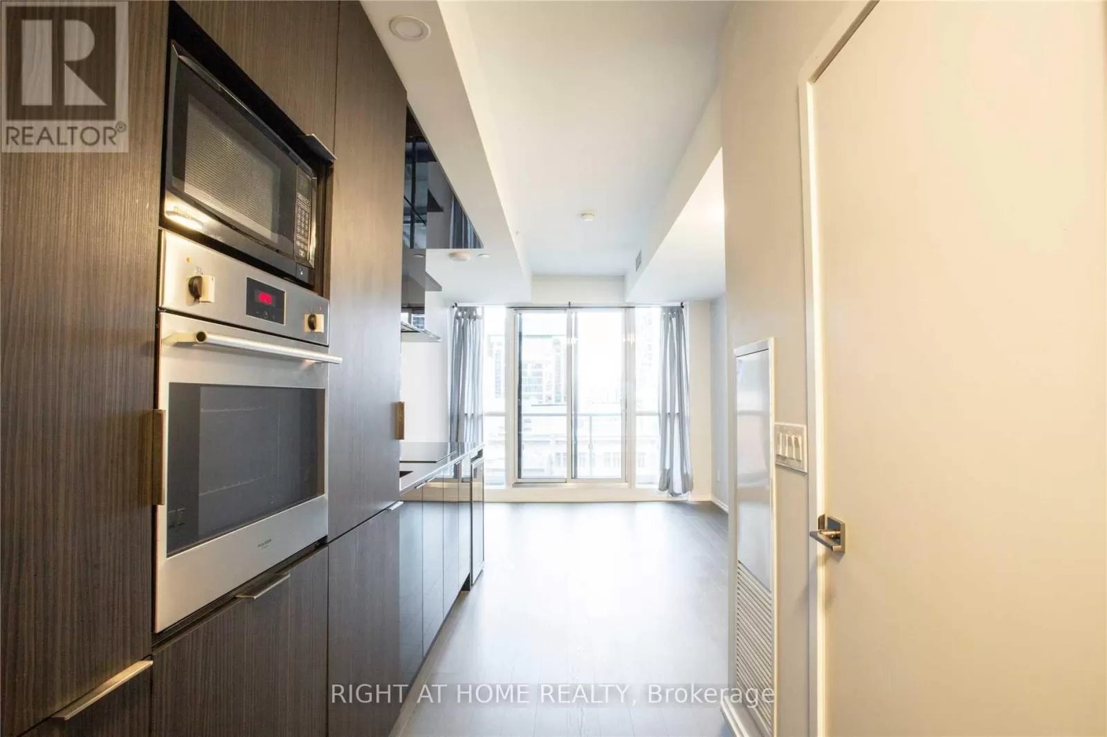 Apartment for rent: 1505 - 70 Temperance Street, Toronto, Ontario M5H 0B1