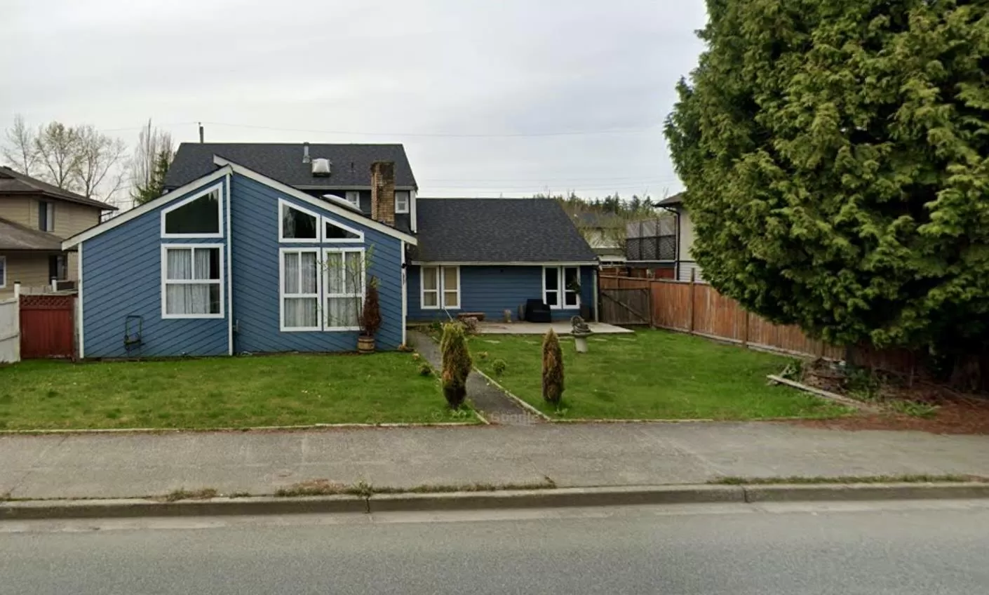 House for rent: 15128 96 Avenue, Surrey, British Columbia V3R 1E9