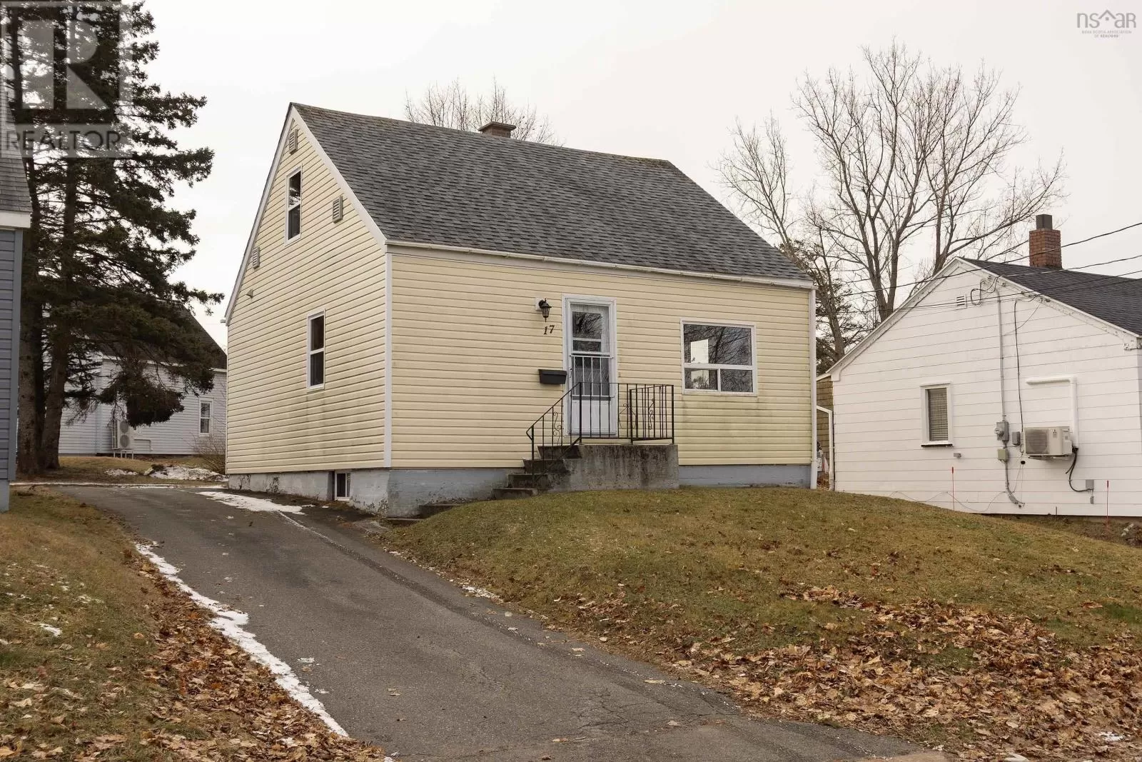 House for rent: 17 East Pleasant Street, Amherst, Nova Scotia B4H 1M6