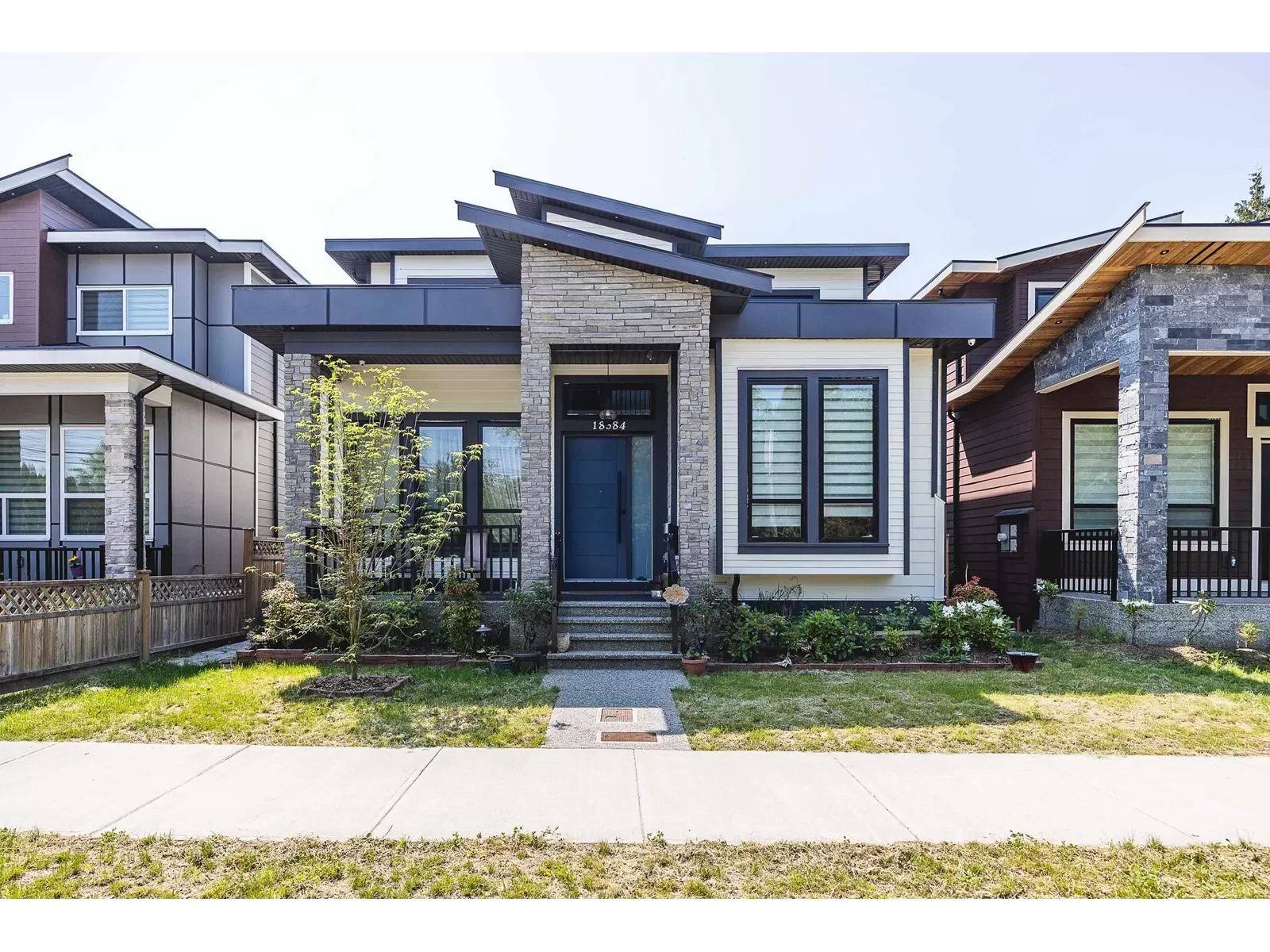 House for rent: 18384 60 Avenue, Surrey, British Columbia V3S 1V8