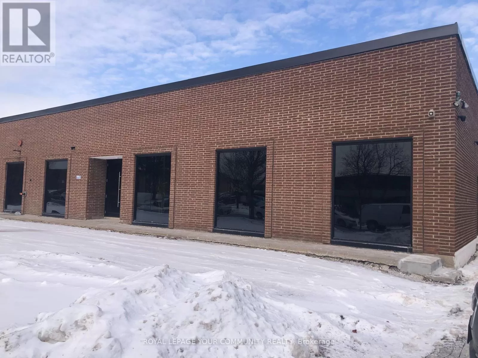 Multi-Tenant Industrial for rent: 186 Limestone Crescent, Toronto, Ontario M3J 2S4