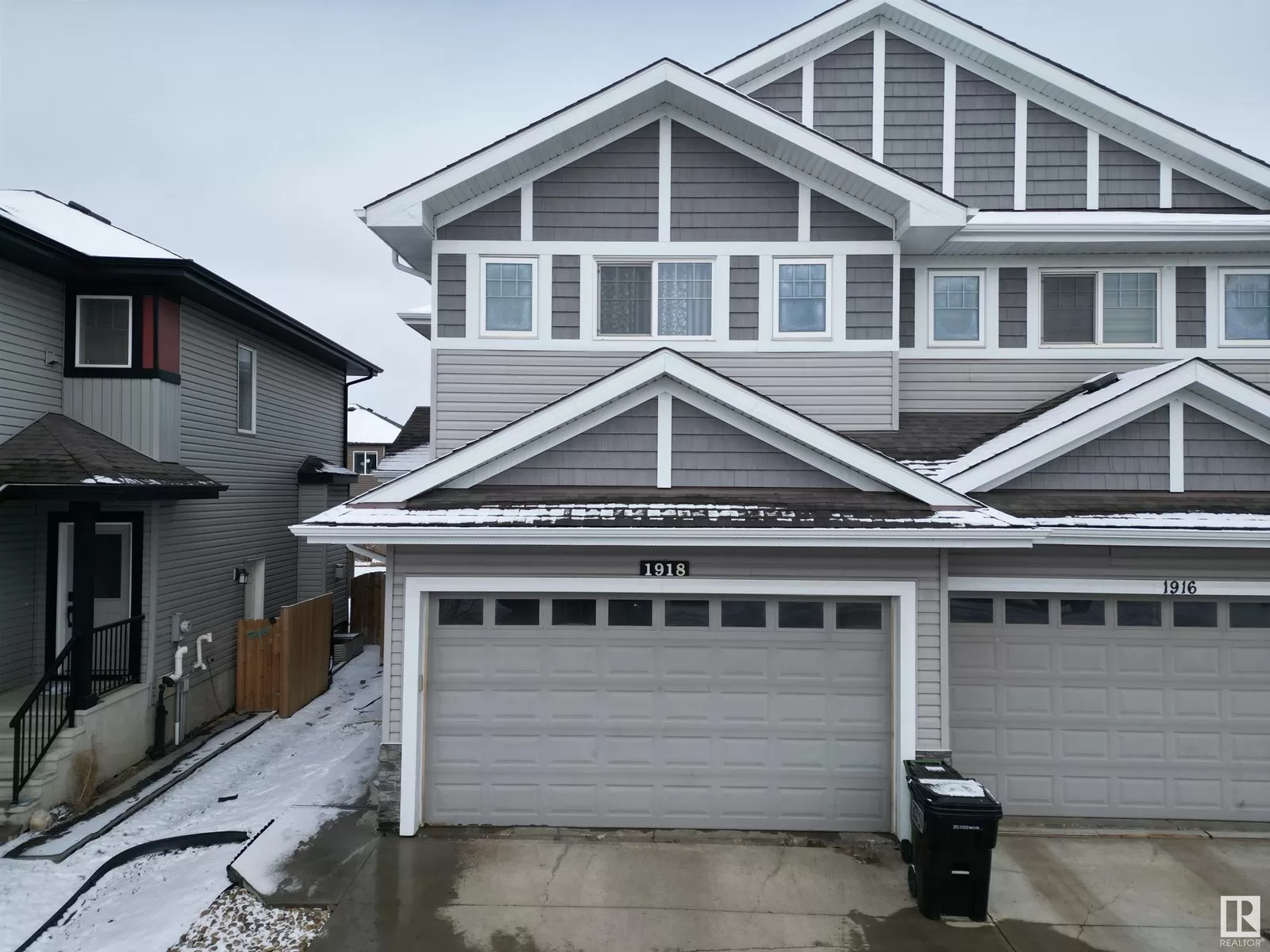 Duplex for rent: 1918 15 Av Nw, Edmonton, Alberta T6T 2B6