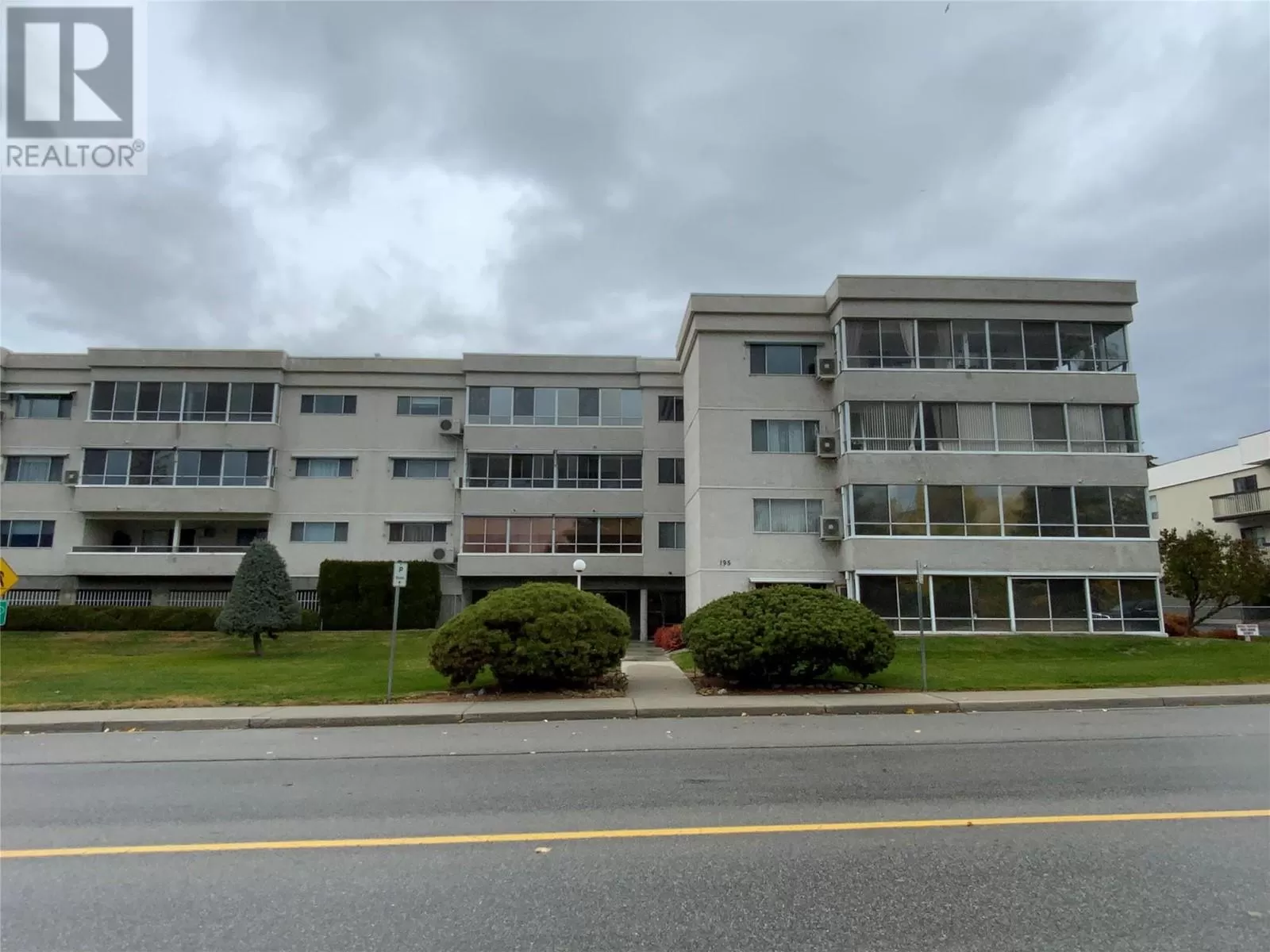 Apartment for rent: 195 Warren Avenue Unit# 407, Penticton, British Columbia V2A 3N1