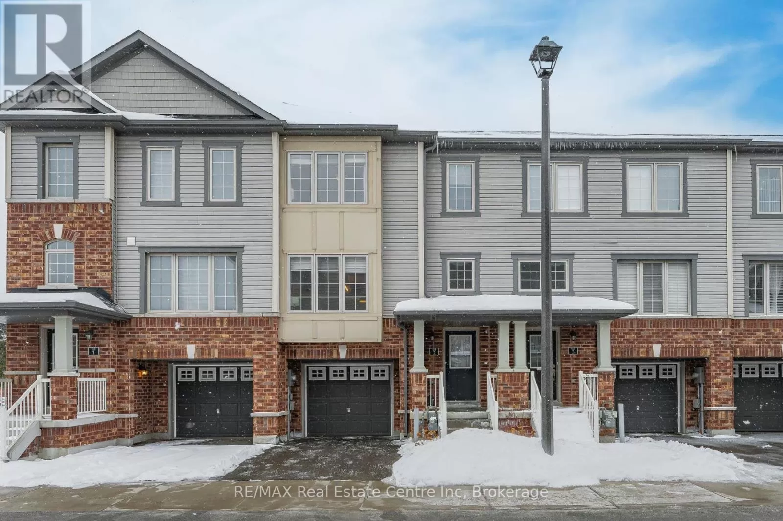 Row / Townhouse for rent: 2 - 395 Linden Drive, Cambridge, Ontario N3H 0C8