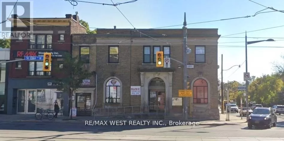 Offices for rent: 2 - 949 St Clair Avenue W, Toronto, Ontario M6C 1C7