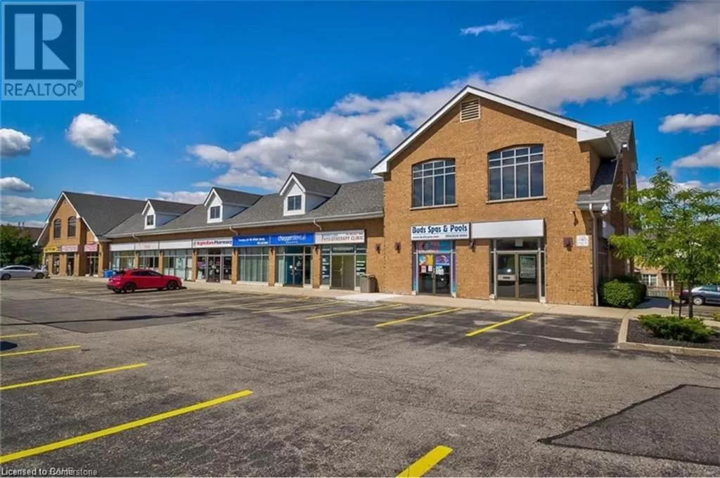 2 Castlewood Boulevard Unit# 12, Dundas, Ontario L9H 7M8