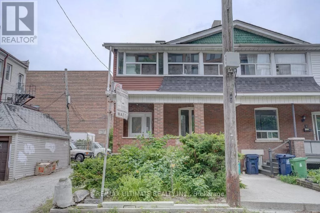 House for rent: 2 Dearbourne Avenue, Toronto, Ontario M4K 1M7