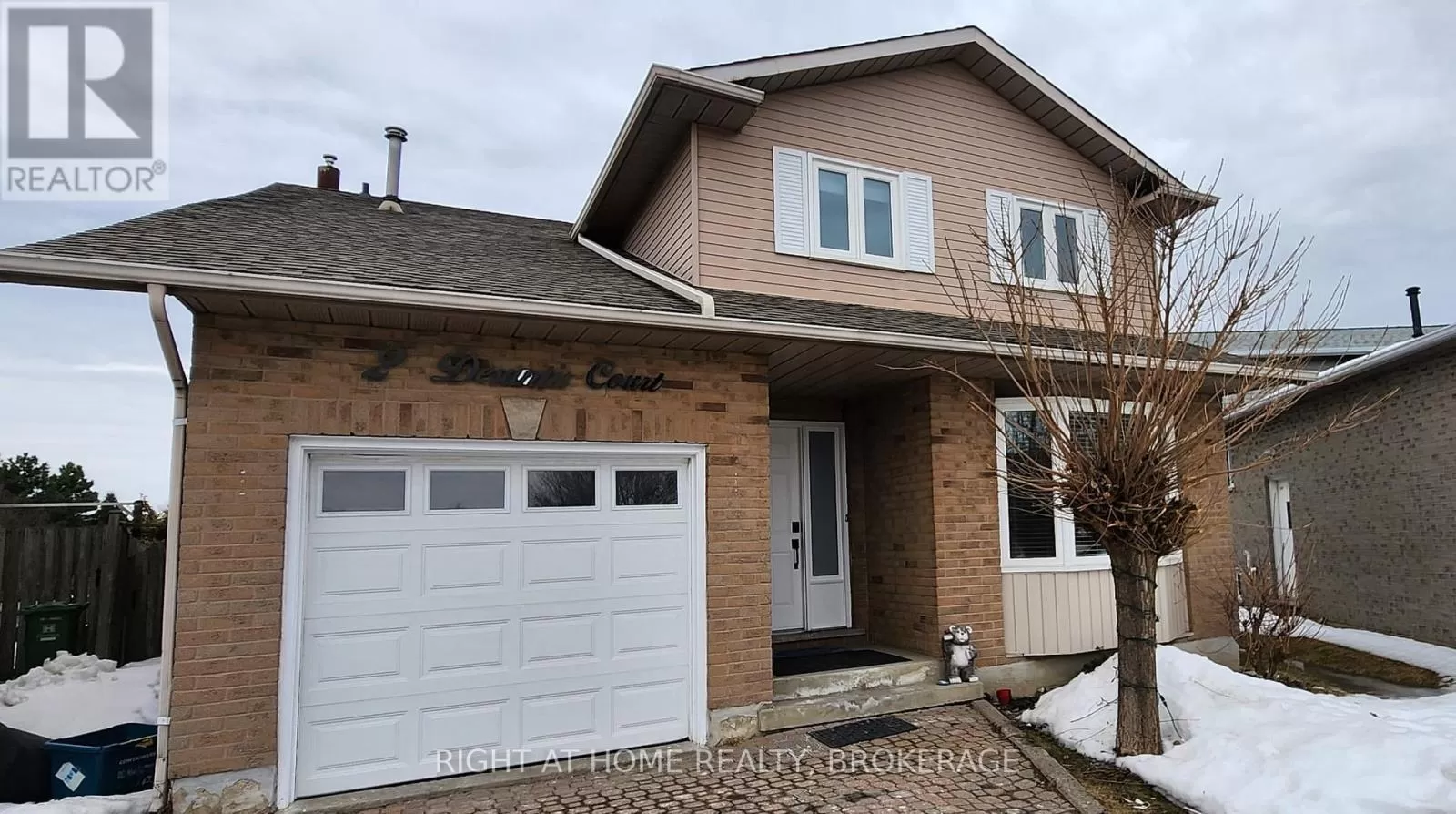 House for rent: 2 Desantis Court, Hamilton, Ontario L8W 3A9